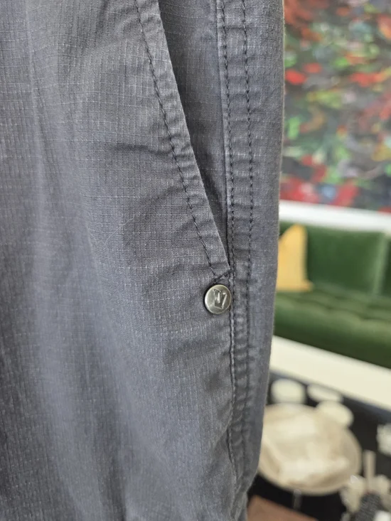 Vuori Women's Ripstop Pants Five-Pocket Design in Charcoal Grey, Size Large - Picture 7 of 10